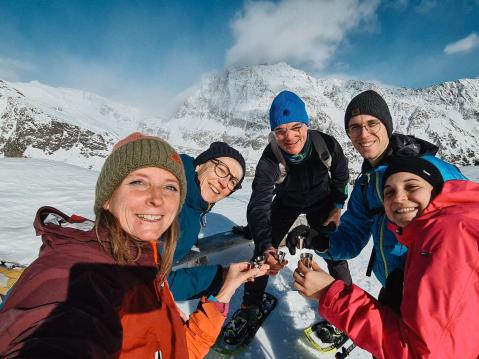 Erstes und einziges Hotel mit eigenem Adventure Coach Gemeinsame Schneeschuhwanderung