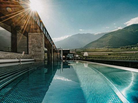 Über den Dächern von Latsch Vegas